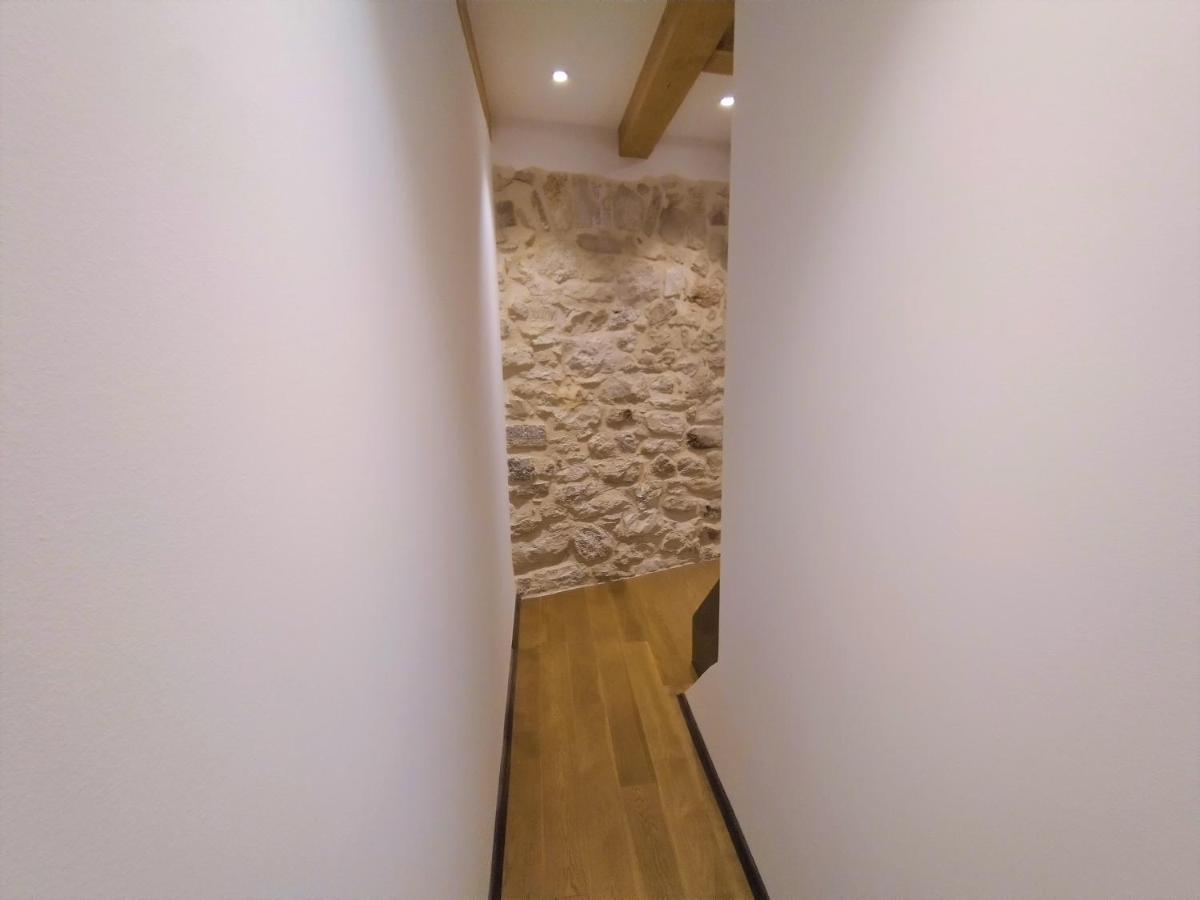 Luxury Apartment - Old Soul With A New Heart Црес Экстерьер фото