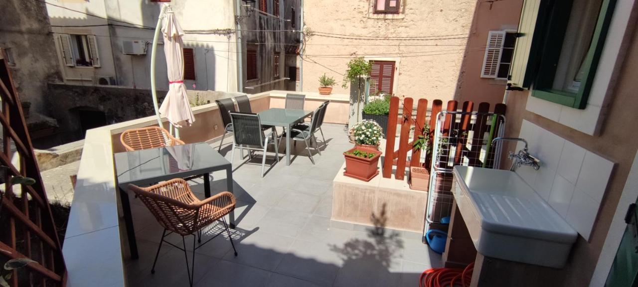 Luxury Apartment - Old Soul With A New Heart Црес Экстерьер фото