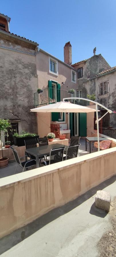 Luxury Apartment - Old Soul With A New Heart Црес Экстерьер фото